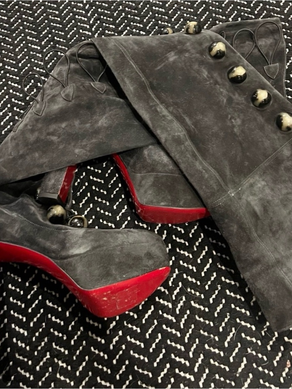 GrayChristian louboutin Button-Detail Suede Boots! Offers welcome 🤗 - Picture 9 of 10